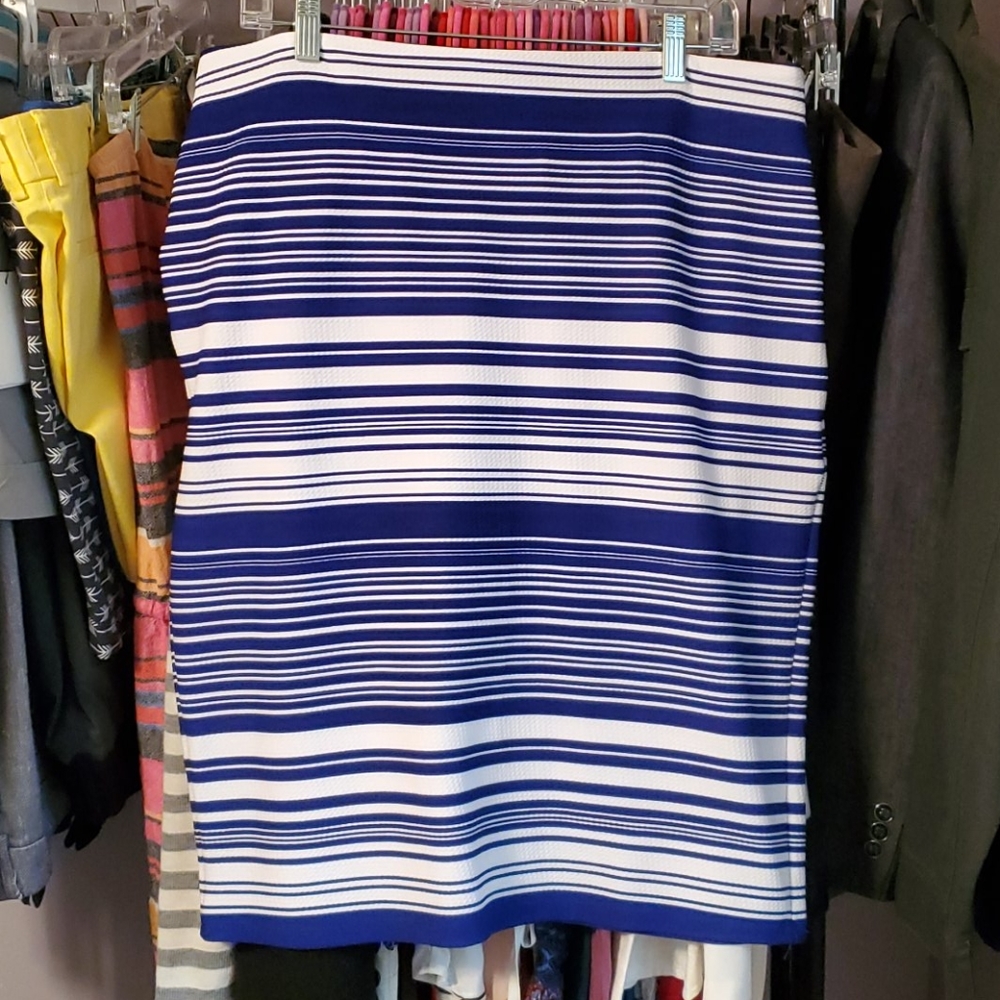 NYCC blue and white pencil skirt